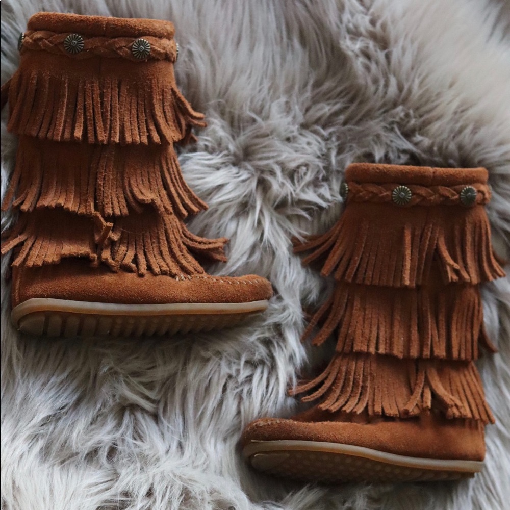 Minnetonka Kids 3-Layer Fringe Boot
